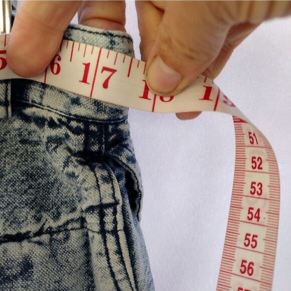 Vintage J. MacInally's Jean shorts - Picture 7 of 8